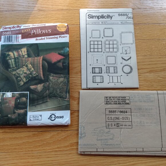 Vintage Pillows Sewing Pattern Throw Toss Cushions Simplicity 5685 UNCUT - Picture 7 of 9